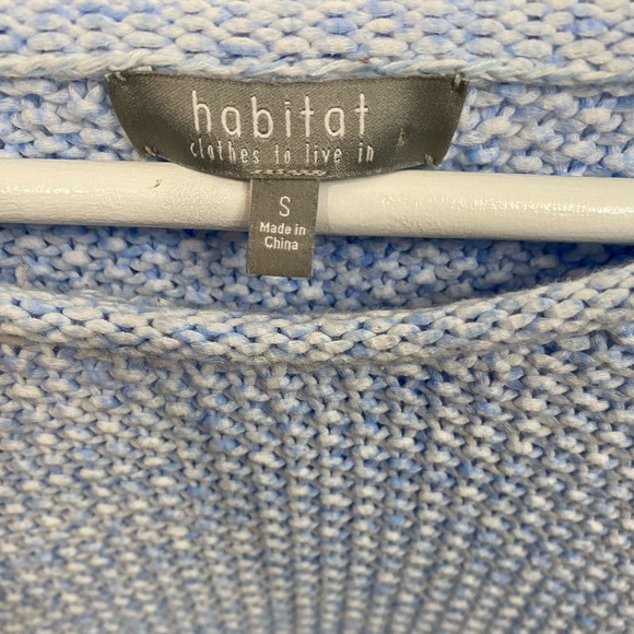 EUC Women’s Size Small Habitat Soft Blue Crew Neck Sweater Fabric Rolled at Neck - Picture 7 of 10